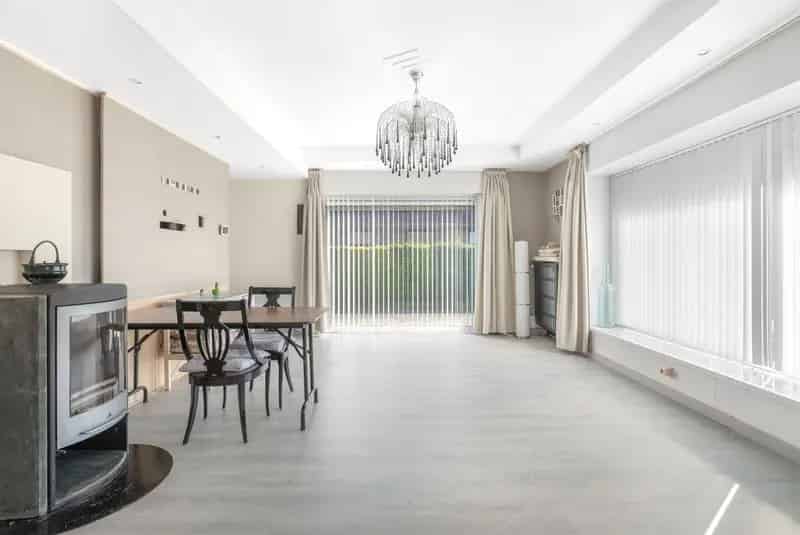 Ruime Villa te koop in Maarkedal met 6 slaapkamers en 2 badkamers