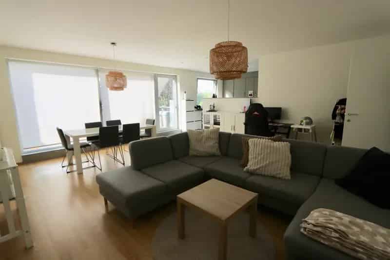 Appartement te koop: 2 slaapkamers, terras en autostaanplaats