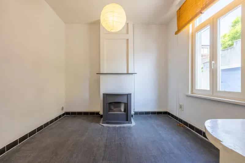 Woning met 3 slaapkamers en zonnige tuin