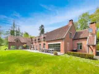 Villa te koop Grez Doiceau 7 slaapkamers zwembad