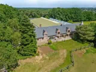 Huis te koop Beringen 24 paardenstallen binnenpiste 10 hectare