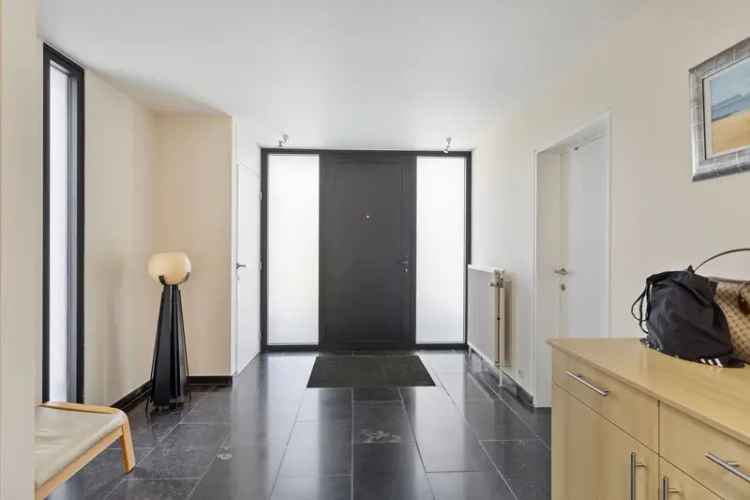 Ruime woning met 6 slaapkamers