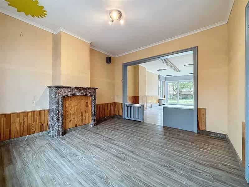 Ruime Te Renoveren Woning 731m2 Veel Potentieel Langemark