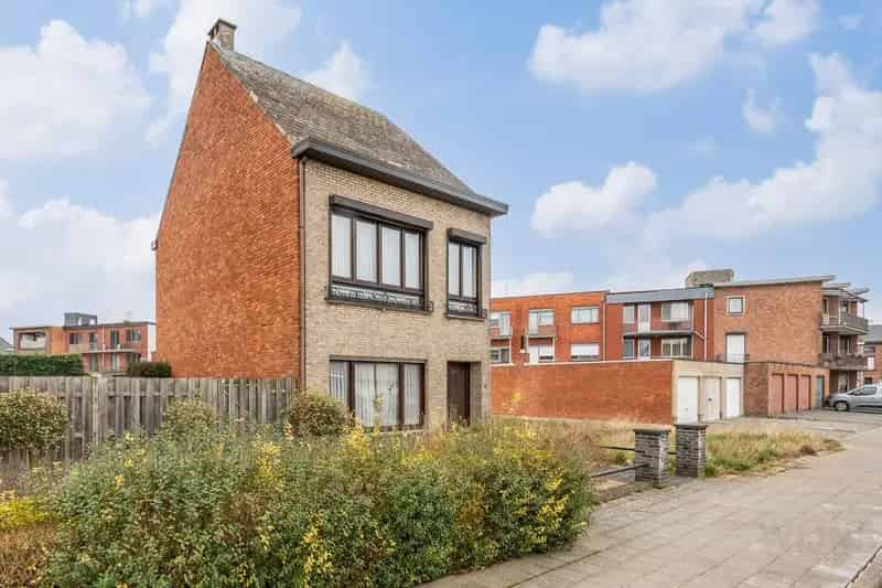 Gesloten Bebouwing 219m² met Bouwgrond 231m²