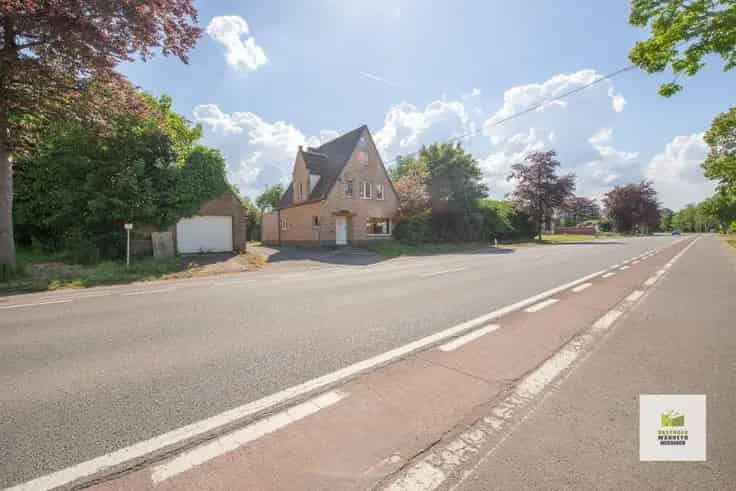 Huis Te Koop: Hoeve te renoveren met uitbreidingsmogelijkheden