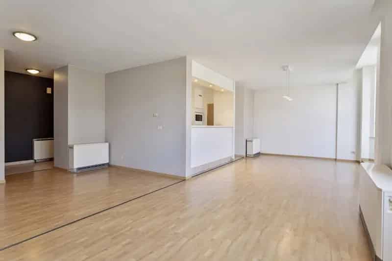 Appartement te huur Gent: 2 slaapkamers, terras, nabij station