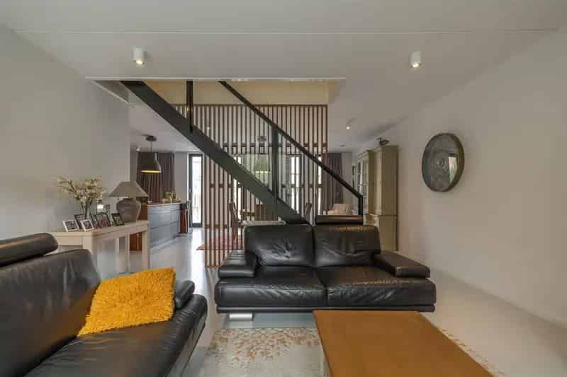 Instapklare Duplex met Loftgevoel en 3 Slaapkamers