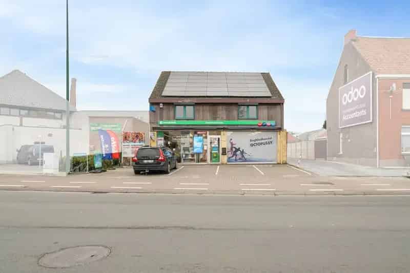 Handelspand te Koop Sleidinge met Woning