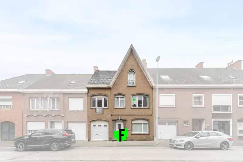 Op te frissen herenwoning 3 slaapkamers Roeselare