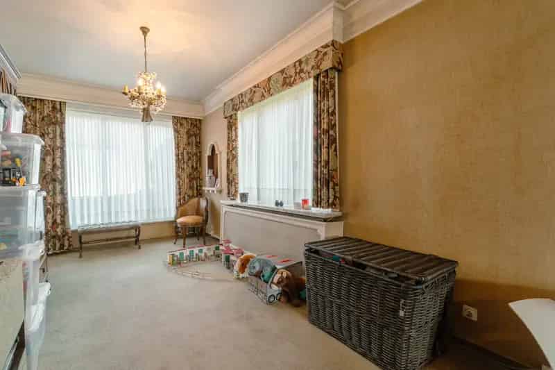 Ruime woning met 4 slaapkamers te Sint-Eloois-Winkel