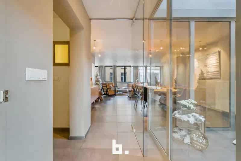 Huis te koop Menen: Ruim Handelspand met Woonst