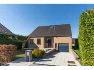 Villa te koop Ressaix 4 slaapkamers tuin garage