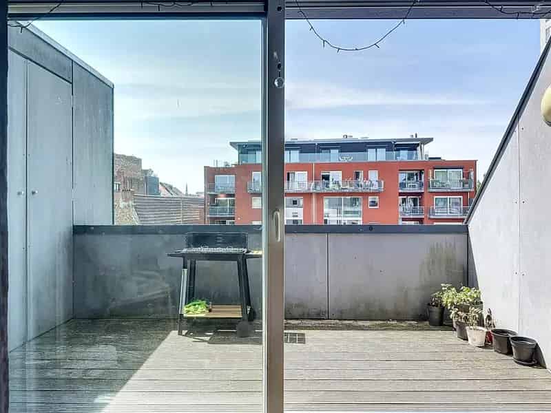 3 Slaapkamer Appartement te Huur Rustige Straat