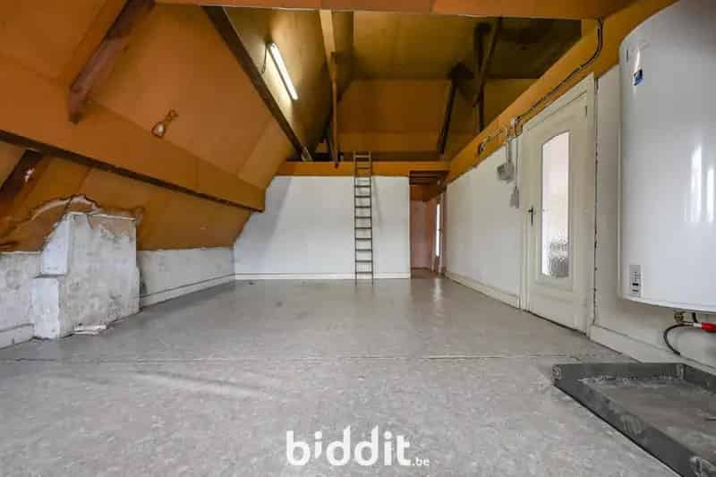 TE RENOVEREN HERENHUIS 6 slaapkamers 2 badkamers