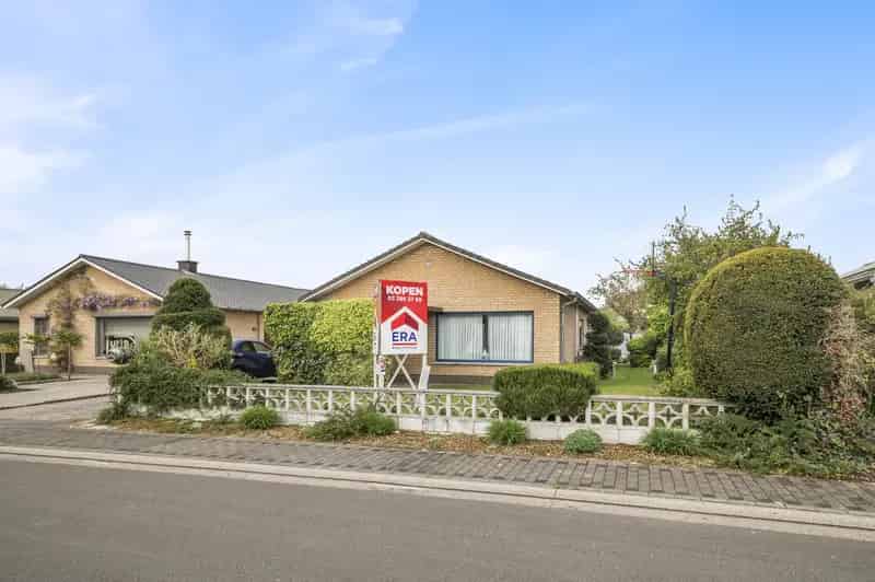 Instapklare Bungalow te Stekene met Tuin en Garage