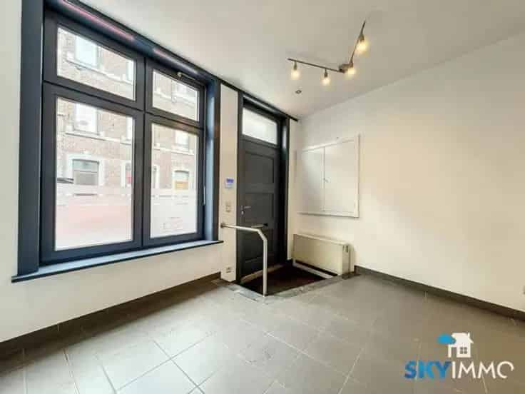 Huis Te Koop Seraing: Renovatie, Verhuurinkomsten, Ideaal voor Studenten of Zelfstandigen