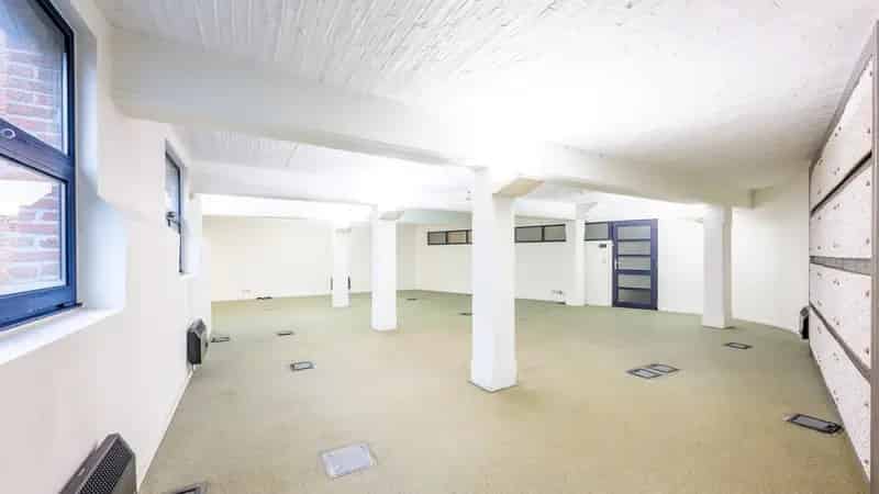 Kantoor Showroom te Huur Antwerpen Oud Pakhuis 185m²