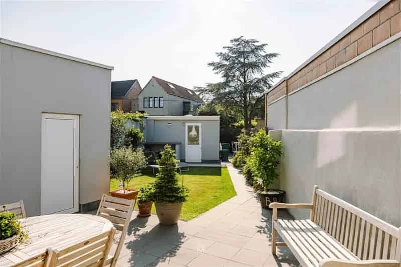 Huis te huur Merelbeke-Melle: 3 slaapkamers, garage, westgerichte tuin