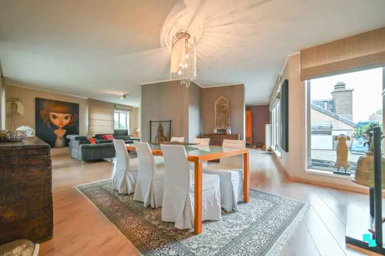 Ruim Penthouse 4 slaapkamers Oostrozebeke Centrum