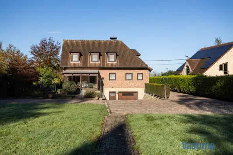 Ruime gezinswoning Halle 4 slaapkamers Grote kelder Tuin