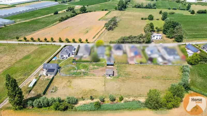 LOCHRISTI Open Bebouwing met Stalgebouw en Weides