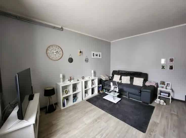 Huis Te Koop: Gezellig 2 Slaapkamers Huis Nabij Faciliteiten