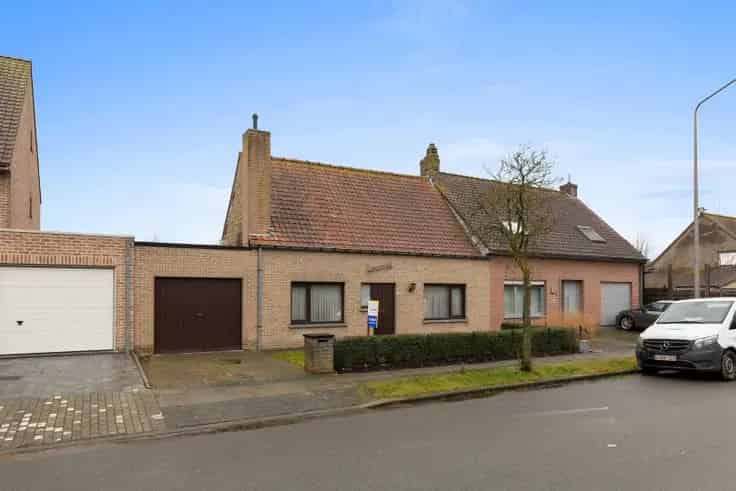 Huis Te Koop Keiem: Instapklare Rijwoning met Zonnepanelen