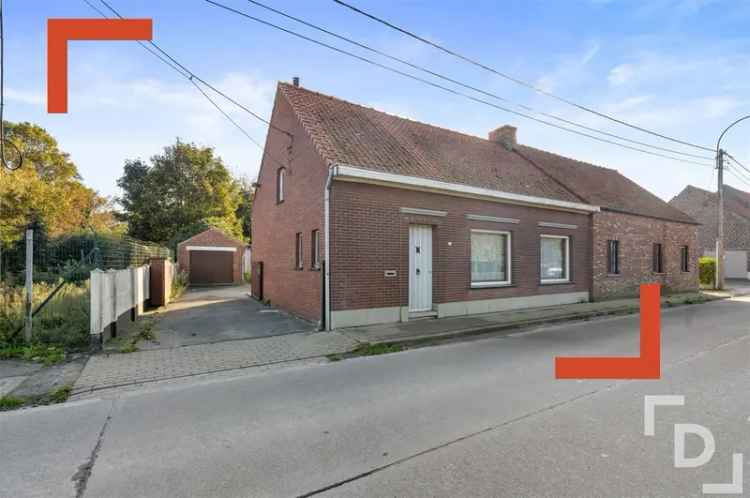 Te renoveren halfopen woning in Langemark!