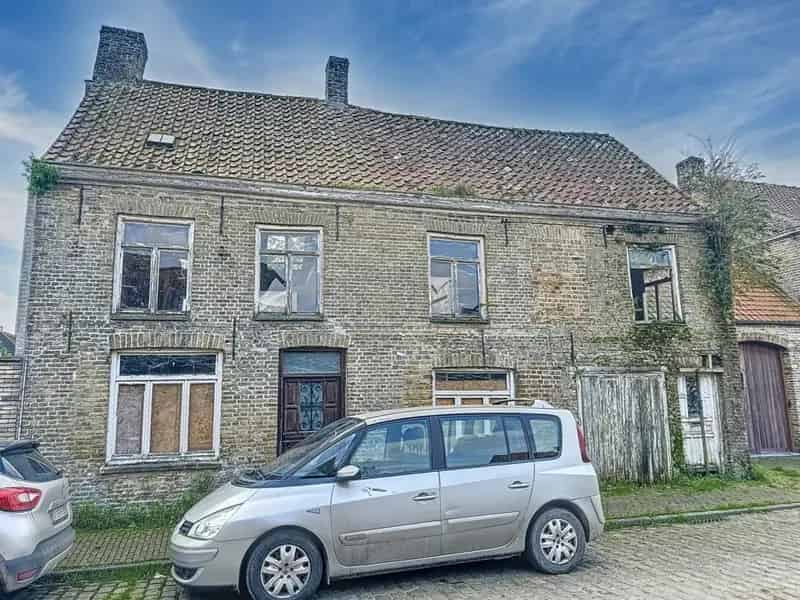 Te renoveren woning met tuin