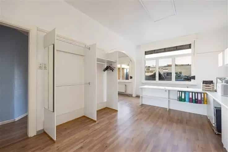 Handelsgelijkvloers Edegem Centrum - Appartement Mogelijk