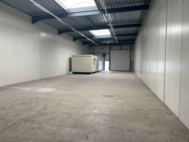 Te koop KMO-unit in Genk-Zuid met een oppervlakte van 335 m²