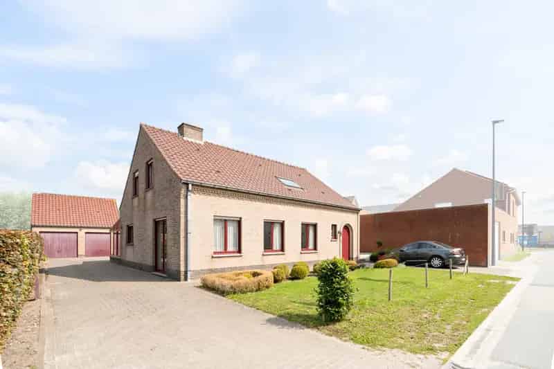 Huis te huur Kleit: Ruime woning met gelijkvloers wonen
