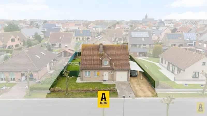 Villa met mooie tuin in rustige wijk