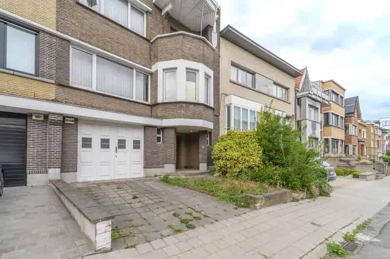 Karaktervolle Burgerwoning te renoveren nabij Stadspark