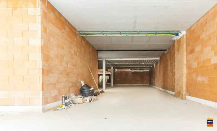 NIEUWBOUW COMMERCIEEL GELIJKVLOERS 955 M2