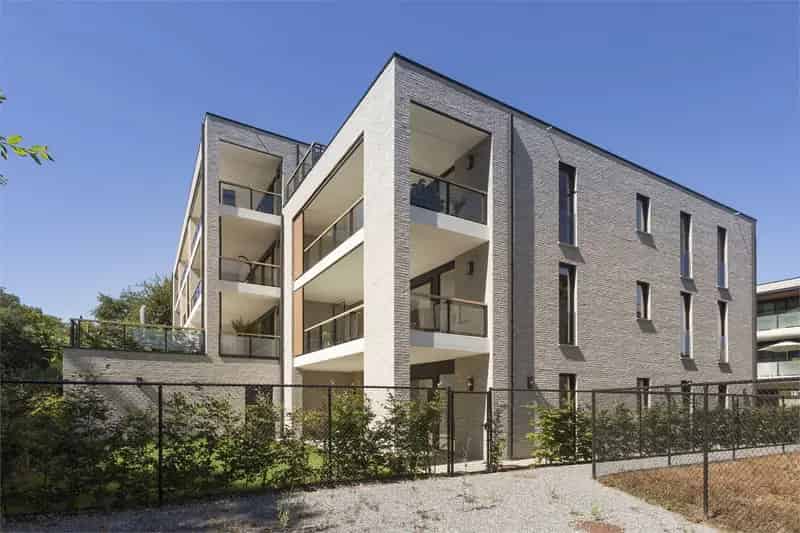 LUXUEUZE PENTHOUSE MET GARAGE TE DIEST!