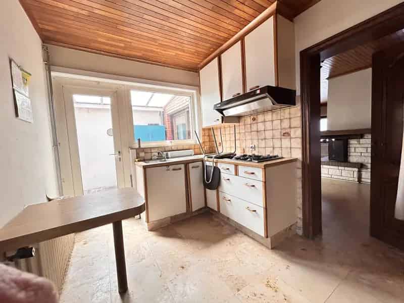 Huis te huur Wevelgem: 3 slaapkamers, renovatieproject