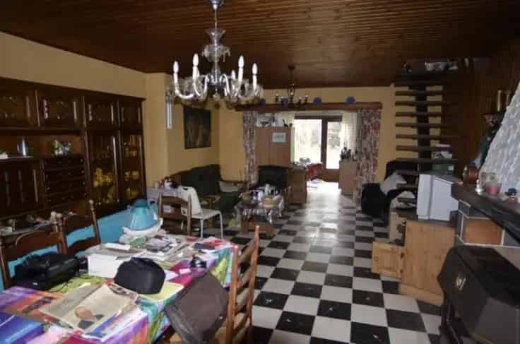Huis te koop Arquennes: 3 slaapkamers, renovatieproject