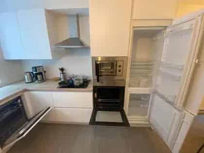 Kamer te Huur in Nieuw 10-Slaapkamerhuis - Centrale Locatie