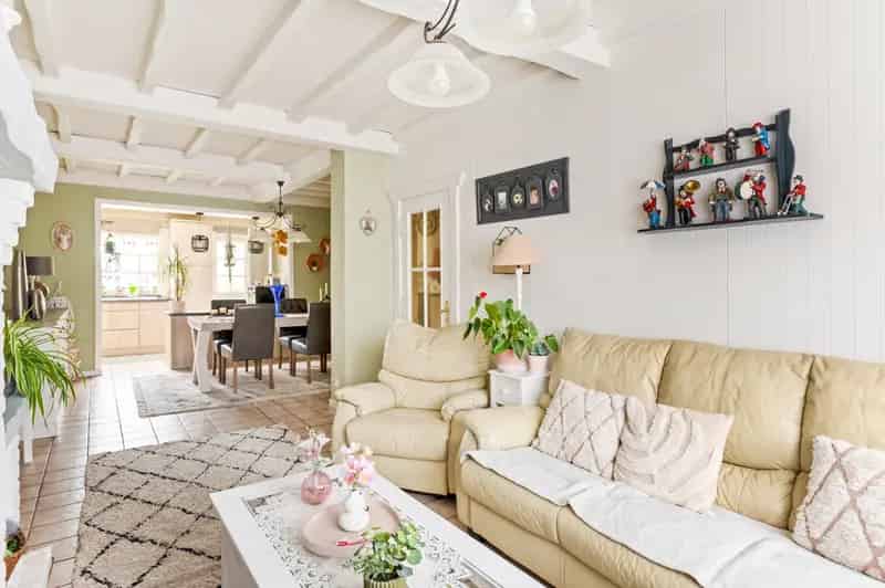 Huis te huur Ekeren: Gezellige woning met tuin en 3 slaapkamers