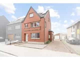 Huis te koop Wanzele - 2 slaapkamers - gerenoveerd