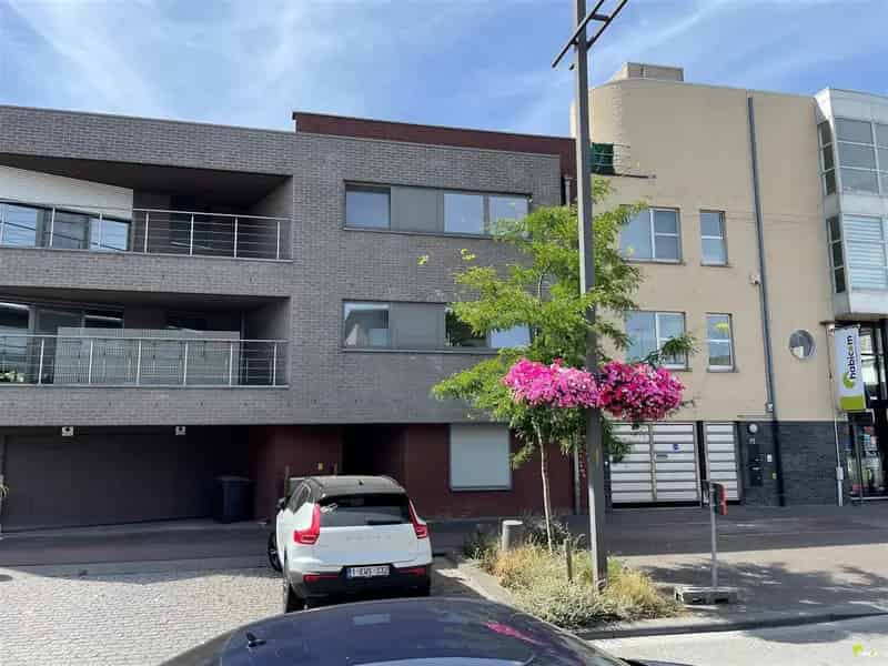 Appartement te koop Wilrijk: Zonnig appartement met terras