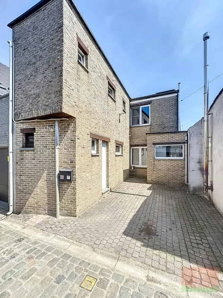 Huis te koop Sint-Lievens-Houtem: Instapklare gezinswoning