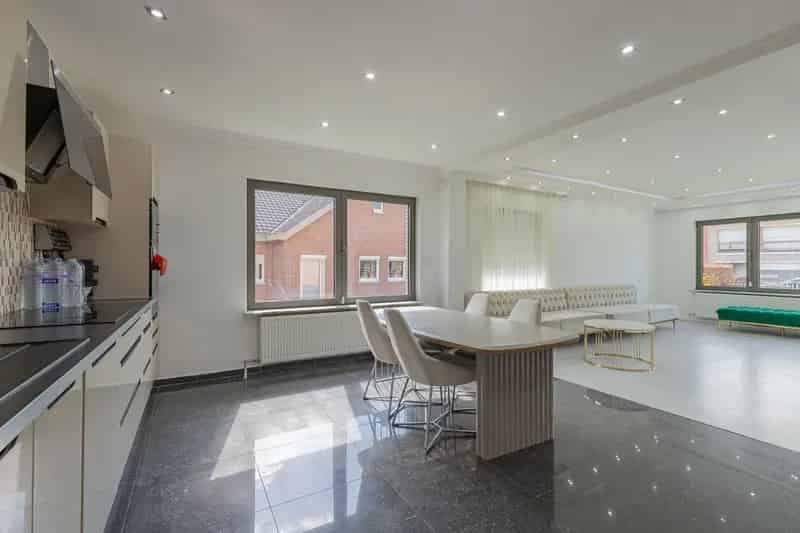 Villa 10a 5 Slaapkamers Grote Tuin Dubbele Garage