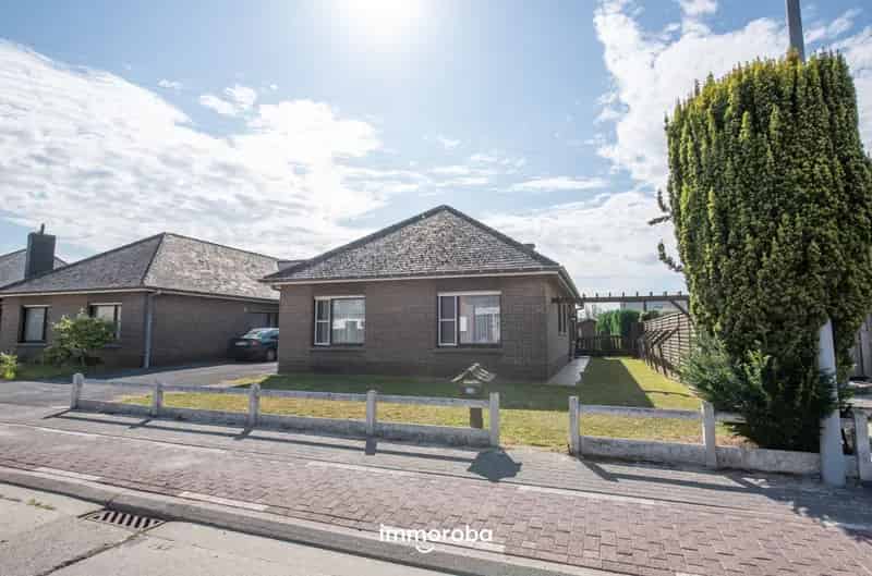 Huis te koop Sint-Eloois-Vijve: 2 slaapkamers, grote tuin