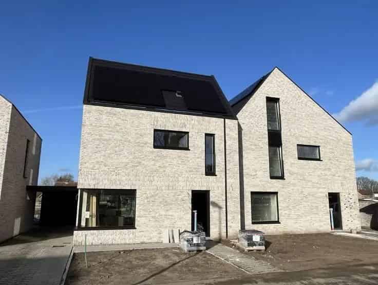 Huis Te Koop Nijlen - Halfopen bebouwing 3 4 slaapkamers