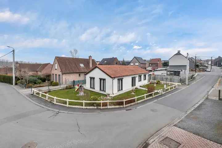 Bungalow op 3a33ca met 3 slaapkamers en garage