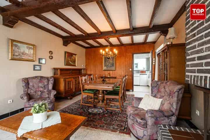 Huis te koop Lievegem: te renoveren bungalow