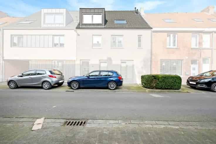 Appartement Te Koop Sint-Kruis - Instapklaar met Autostaanplaats