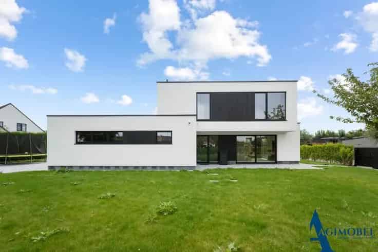 Luxe Villa te Koop Rustige Residentiële Omgeving